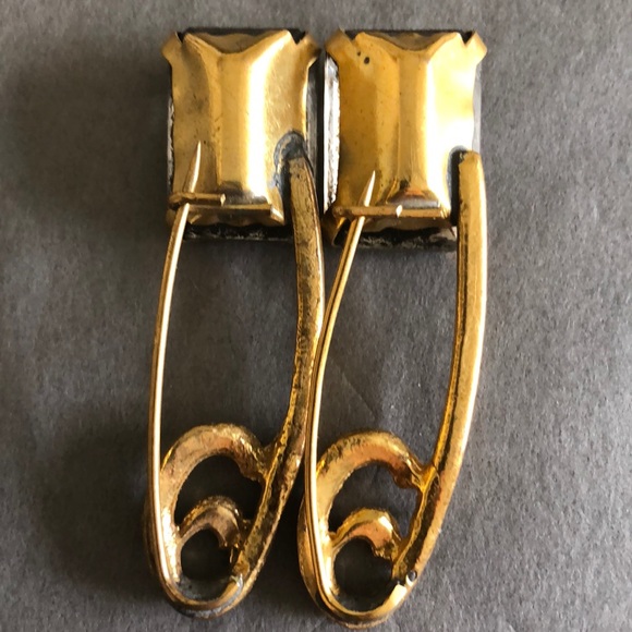 🌟UNIQUE VTG PINS🌟 - Picture 3 of 3